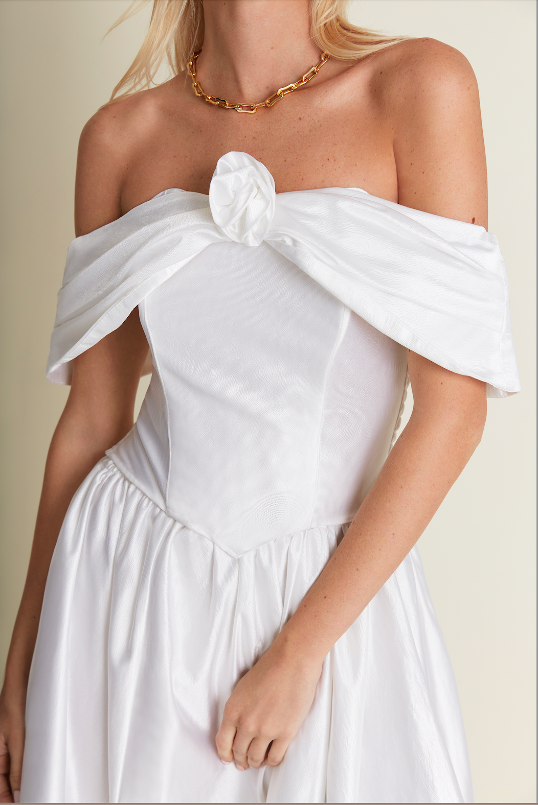 Carterier Pearl White Off-the-Shoulder Makeshift Dress to Top and Skirt